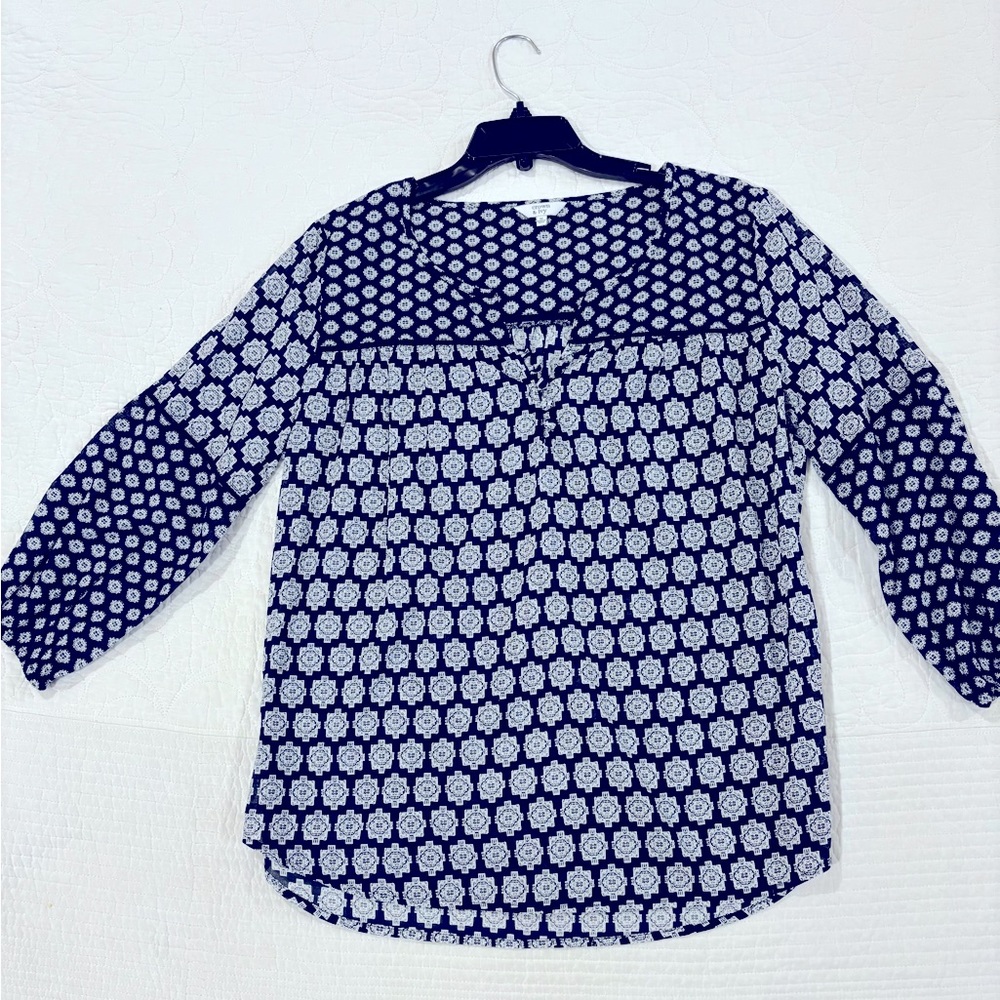 Gently worn Crown & Ivy Blouse